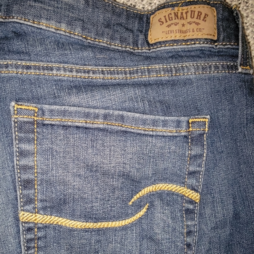 🎊💕Host Pick🎊💕Levi Stauss & Co Signature Mid Rise Straight Jean's size 14M - Picture 5 of 6